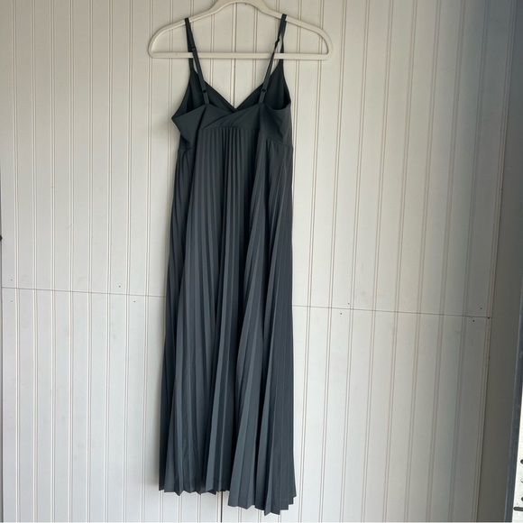 Athleta Size S Pleated Pirouette Layering Dress in Metropolis Grey - Picture 10 of 10